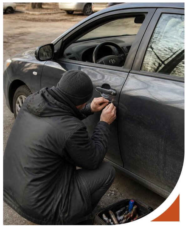 Профессиональное вскрытие автомобиля Тойота без повреждений в Губкине